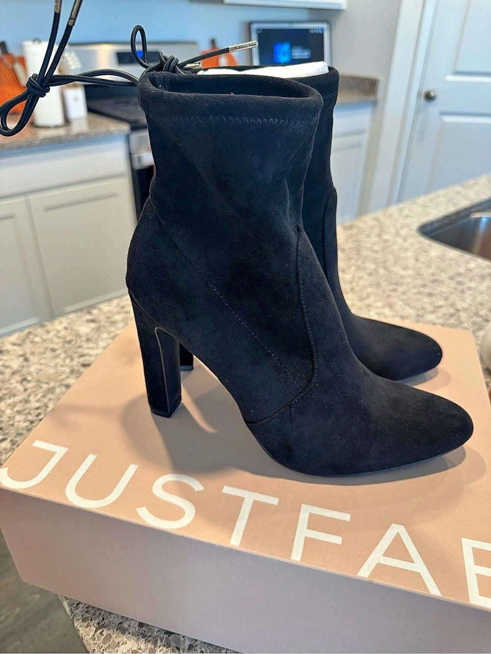 JustFab Jesyna Pointed Toe Heeled Boots Black US 9
